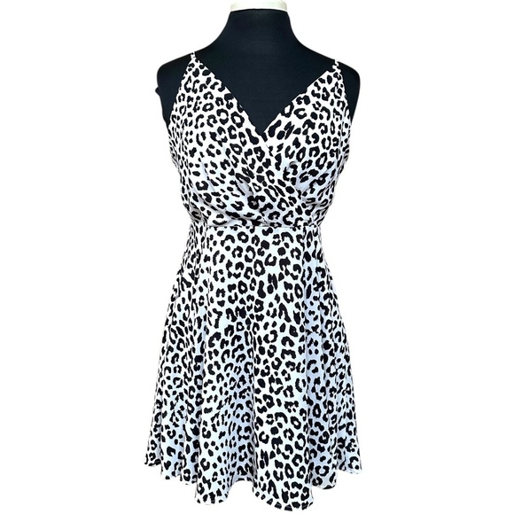 EXPRESS Leopard Animal Print Mob Wife Midi Dress Sz L - Picture 1 of 10